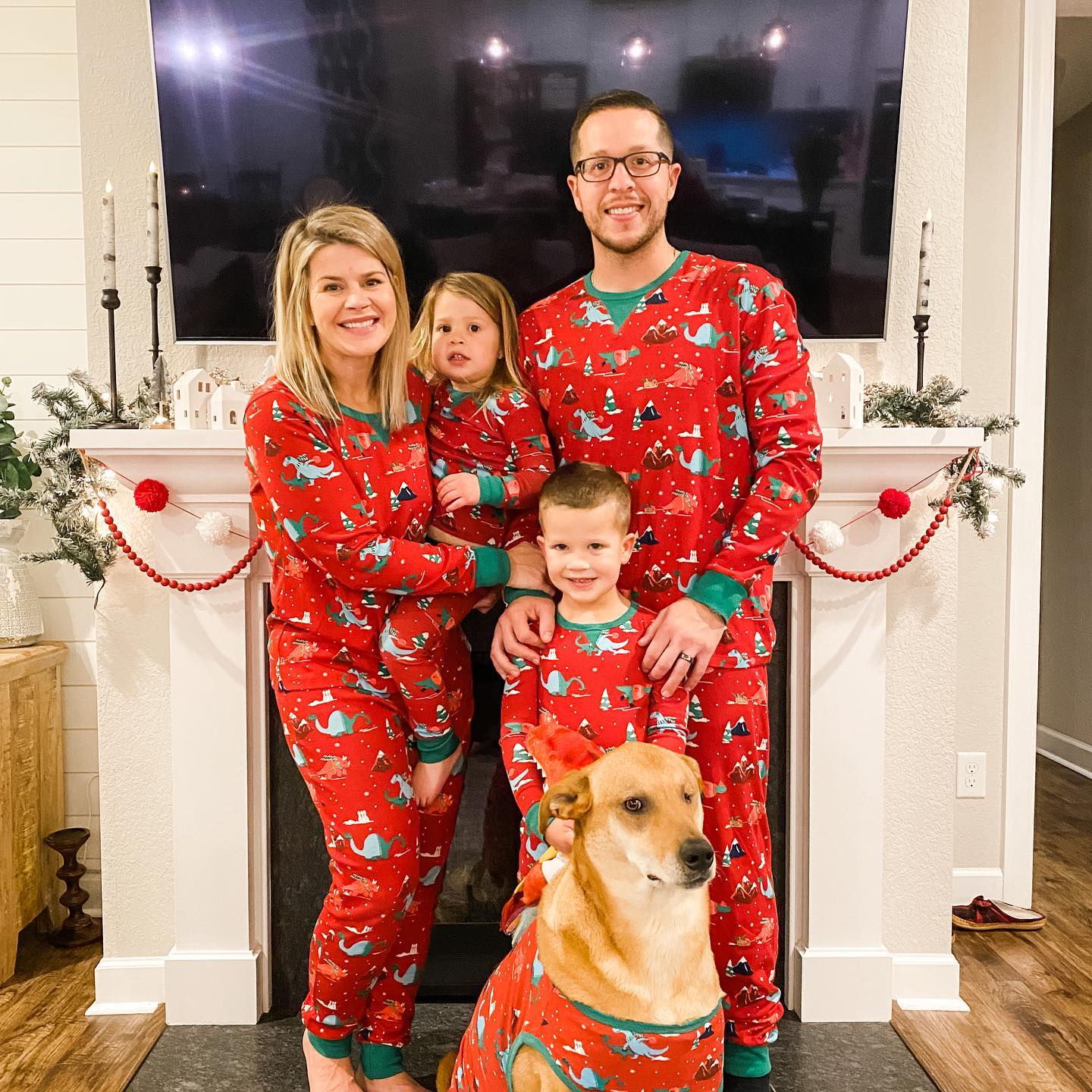 Red Cute Dinosaur Pattern Family Matching Pajamas Sets